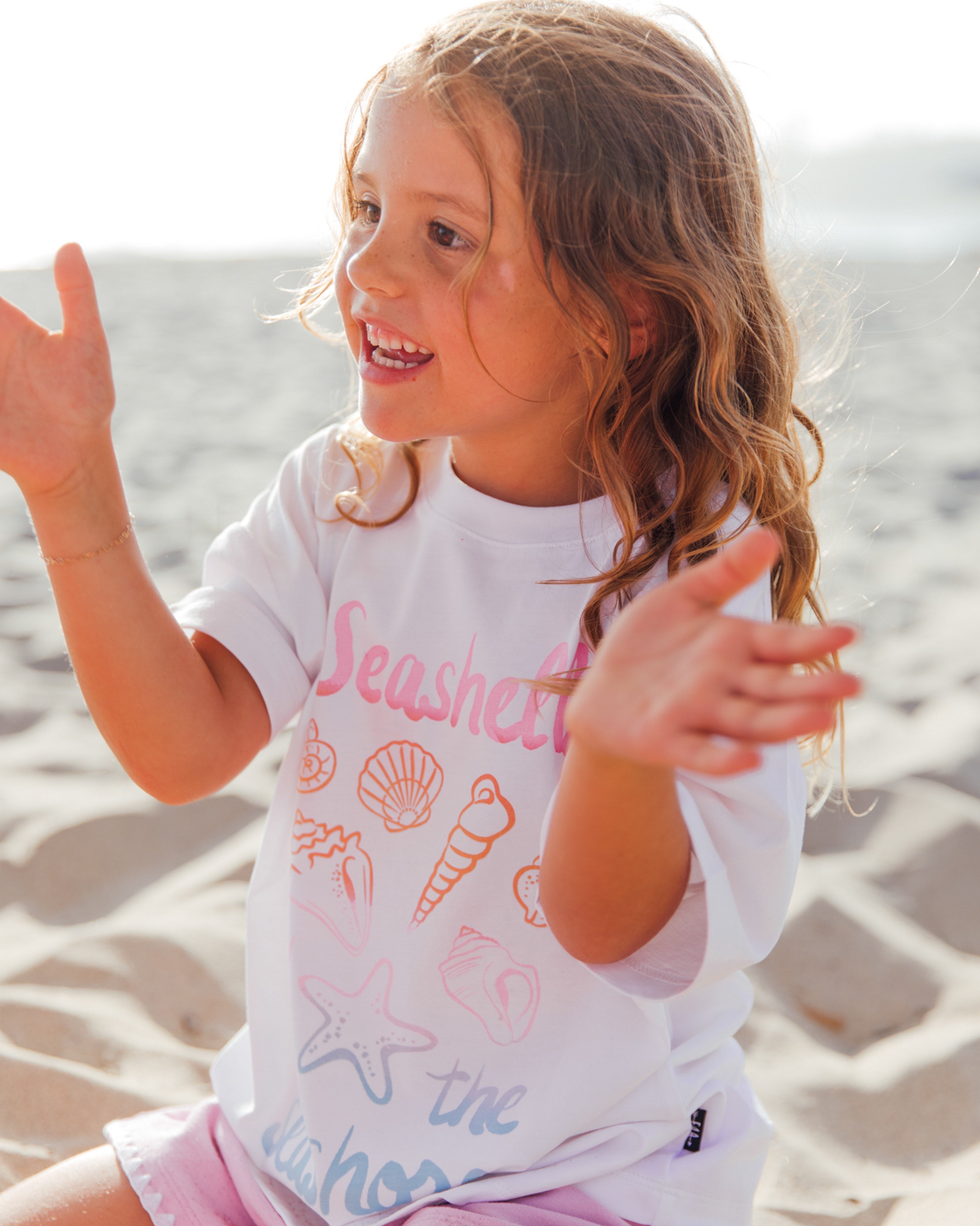 Oversized Tee - Seashells – Feather 4 Arrow