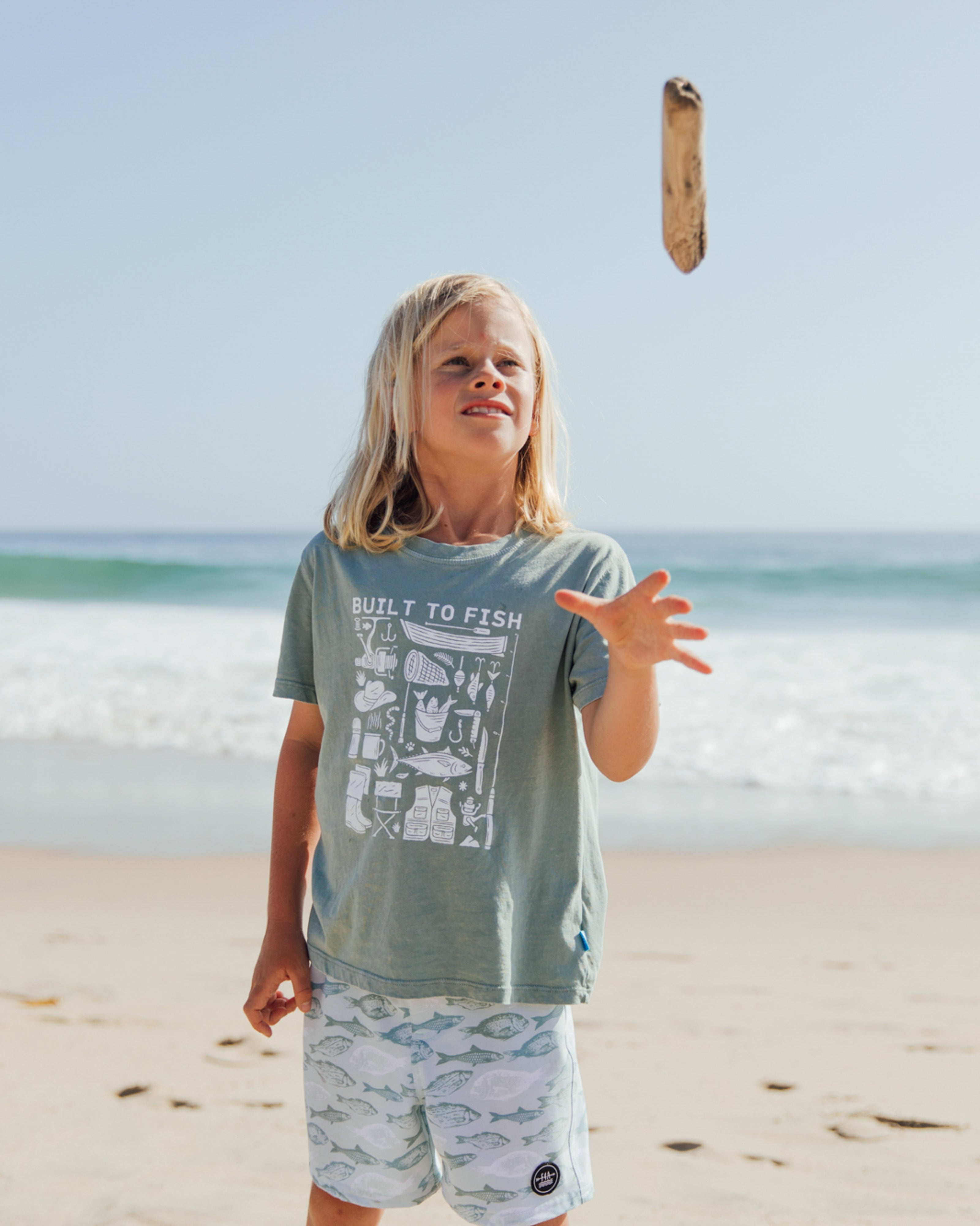 mare マレ Feather Like Over Tshirts Boy's Vintage Tee - Fishing Adventure – Feather 4 Arrow